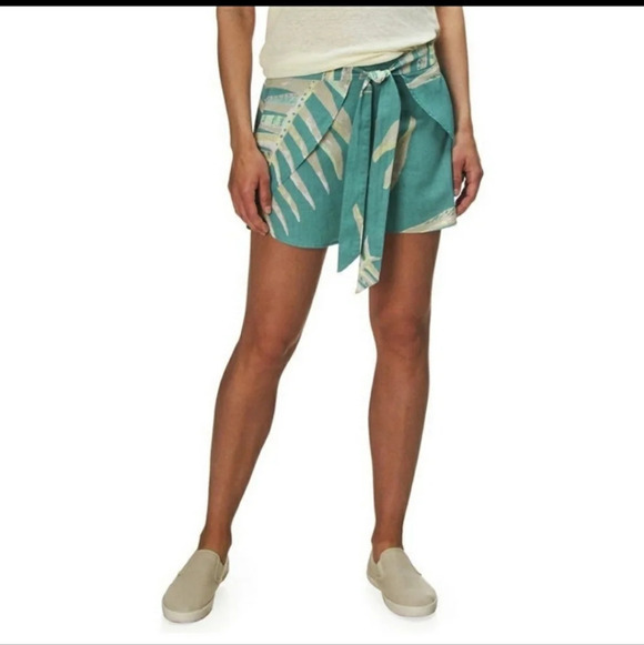 Patagonia Palms of My Heart Big: Dam Blue Shorts - Picture 1 of 6